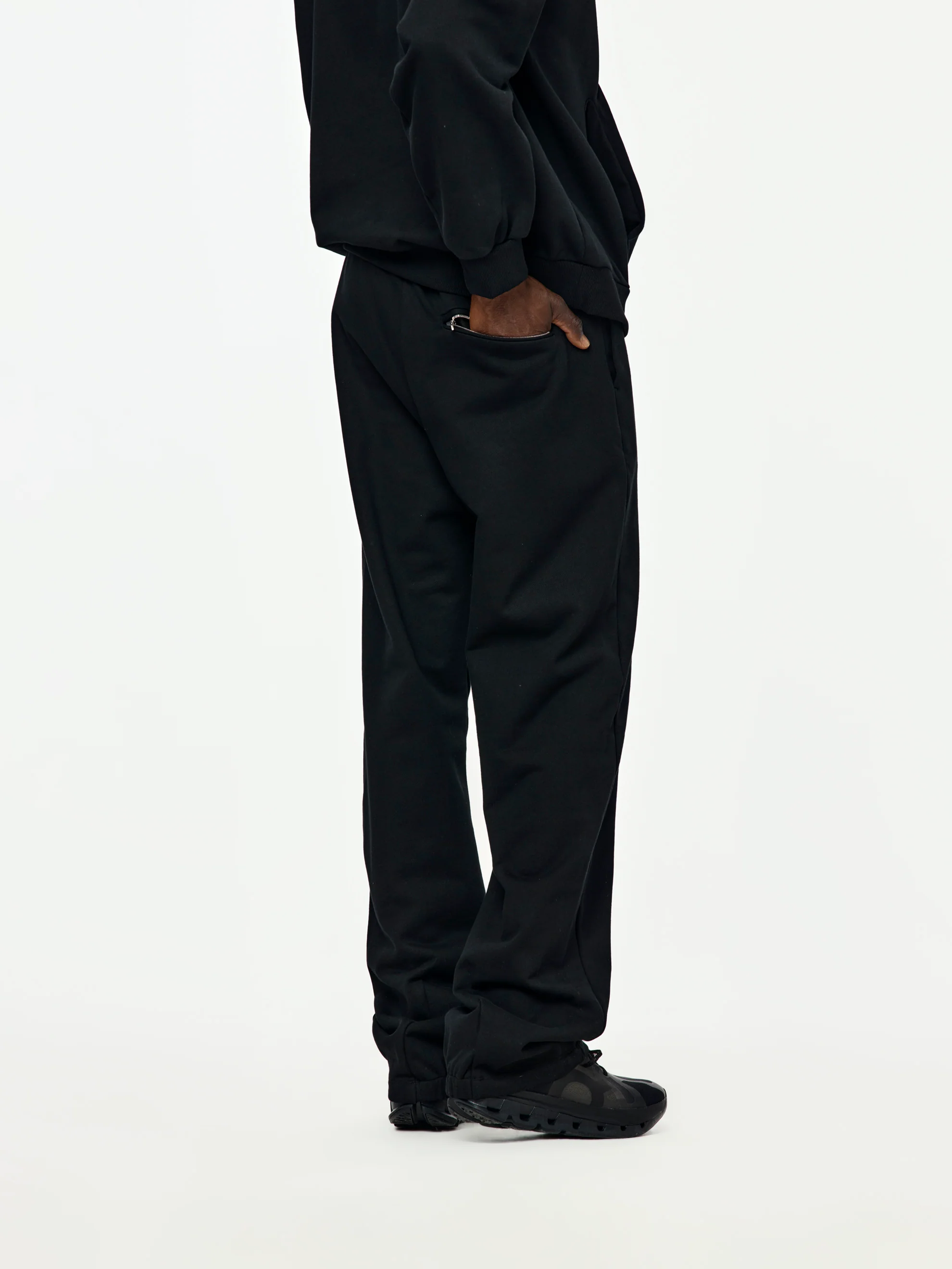 8.0 Knitted Sweat Pants - Image 3