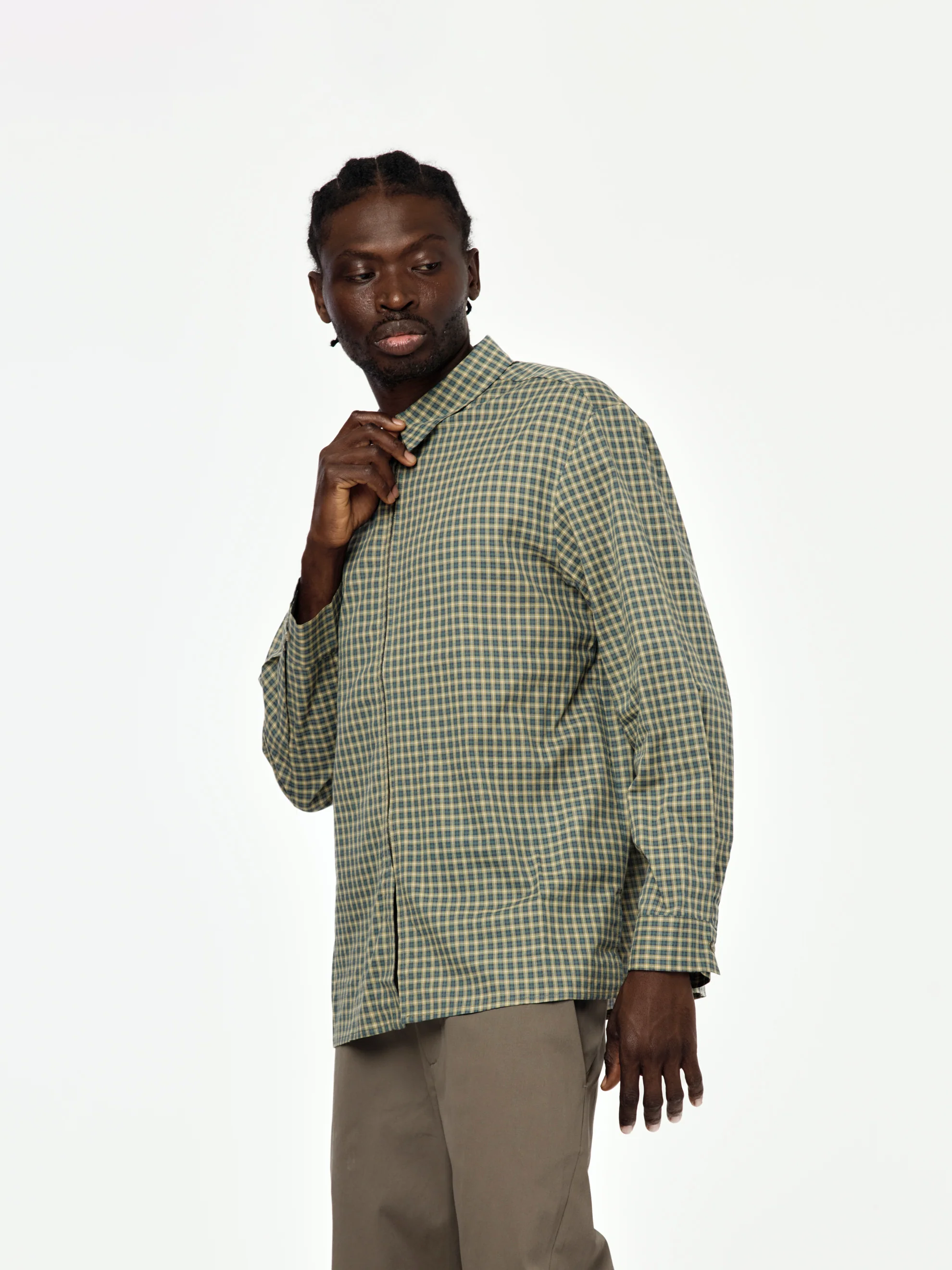8.0 Woven Shirt Right - Image 3