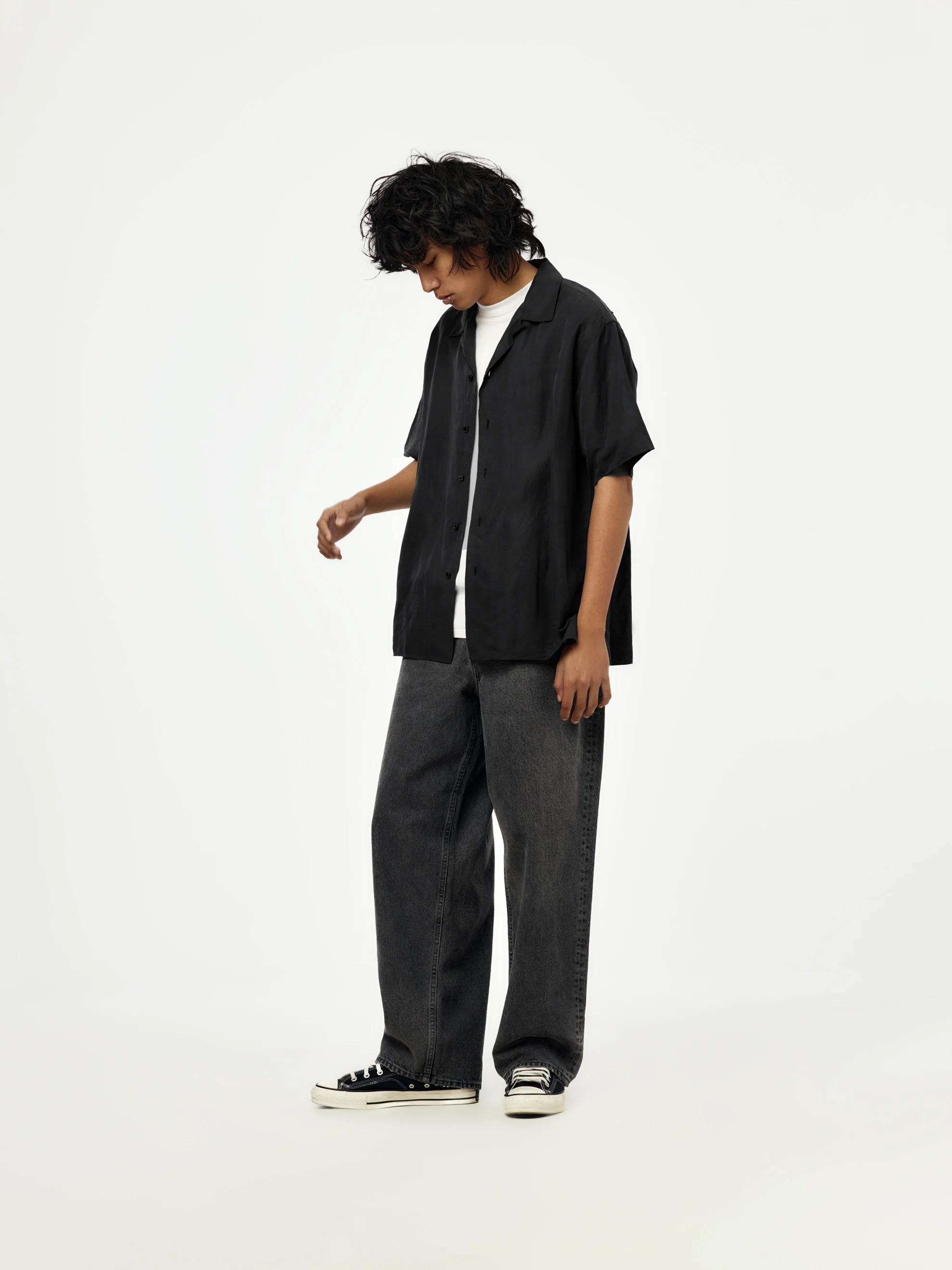 Vintage Silk Linen Short-Sleeve Open Collar Shirt (Black) - Image 4