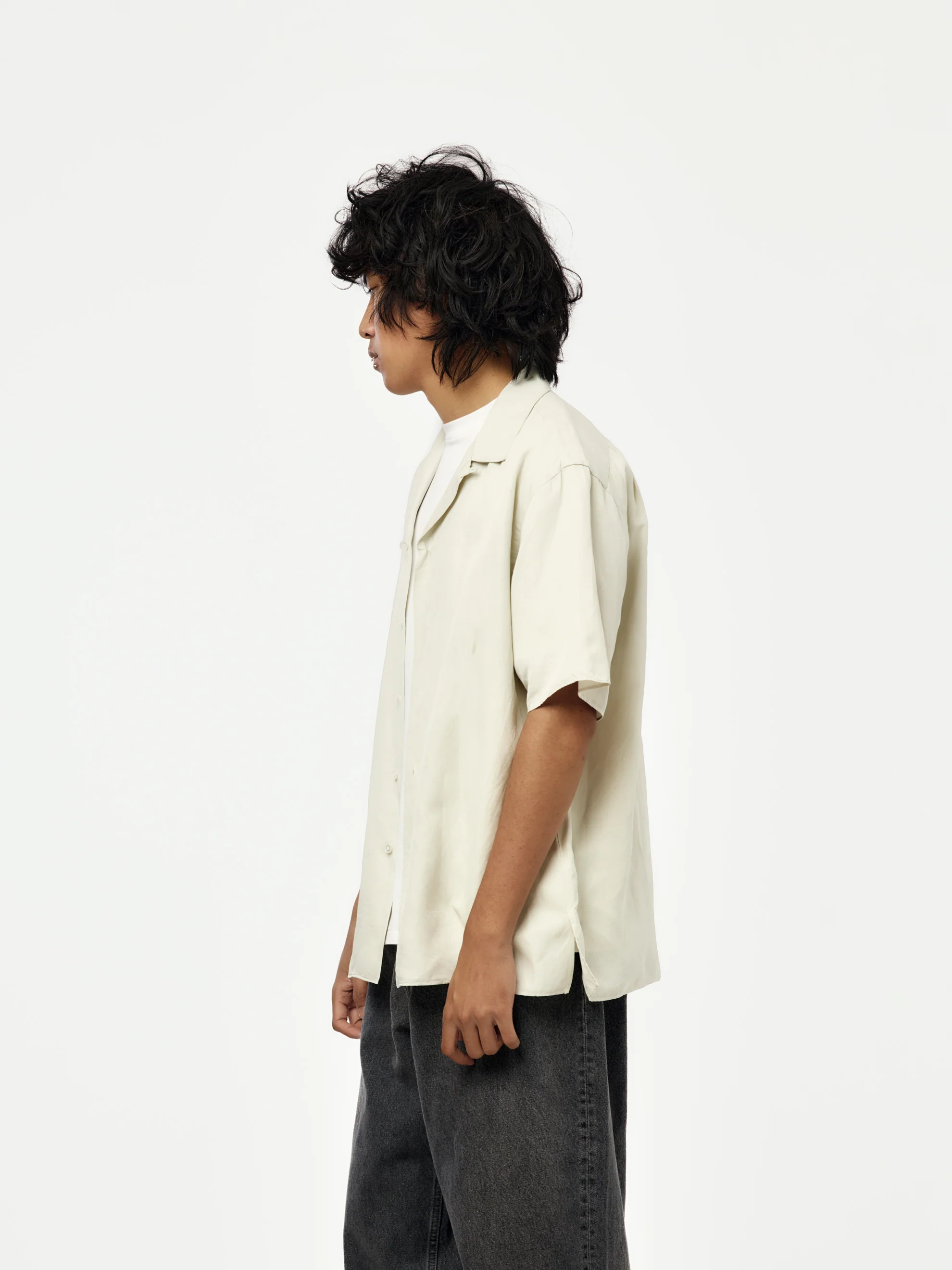 Vintage Silk Linen Short-Sleeve Open Collar Shirt (Ecru) - Image 2