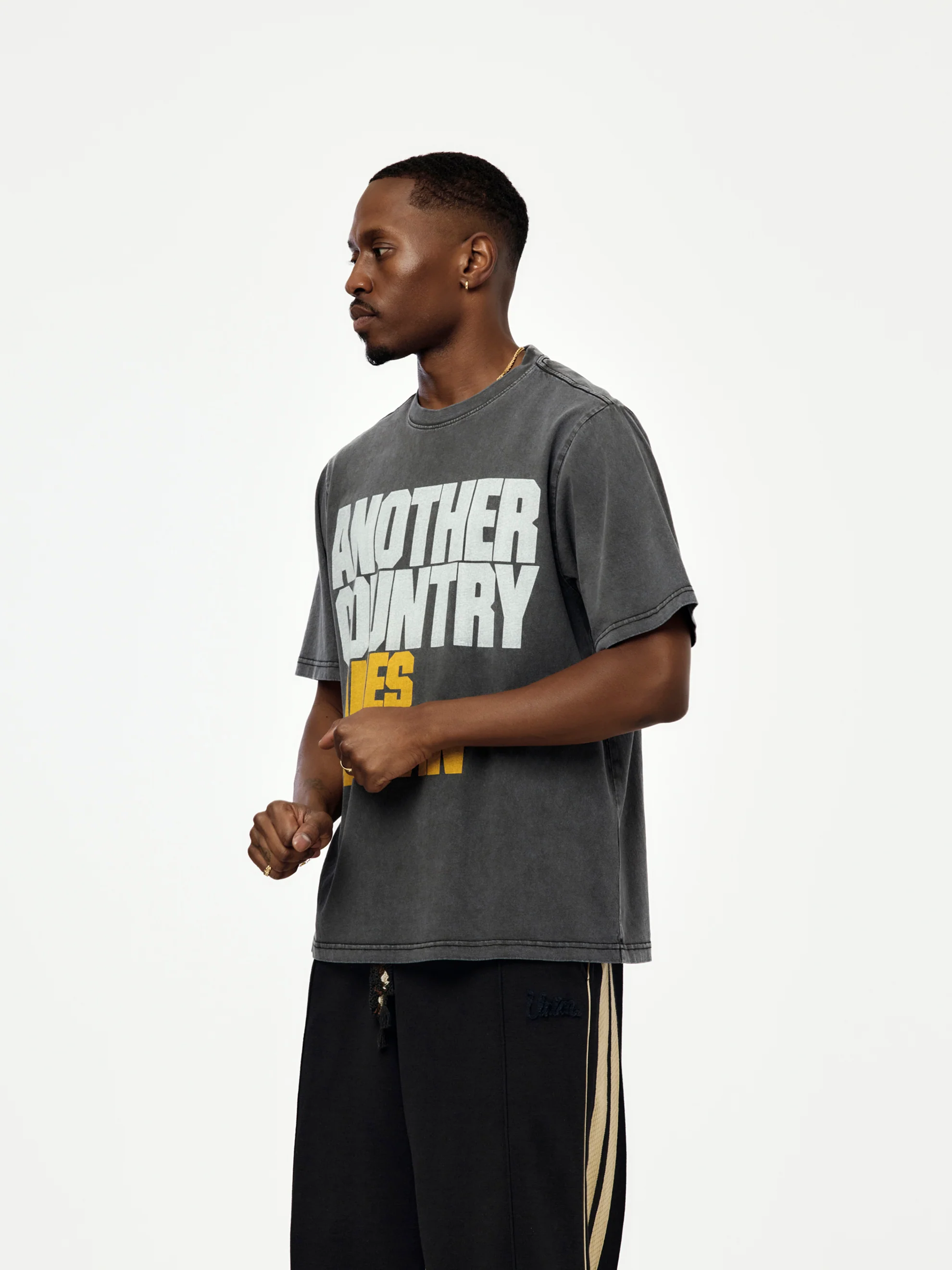 ANOTHER COUNTRY TEE (VINTAGE BLACK) - Image 2
