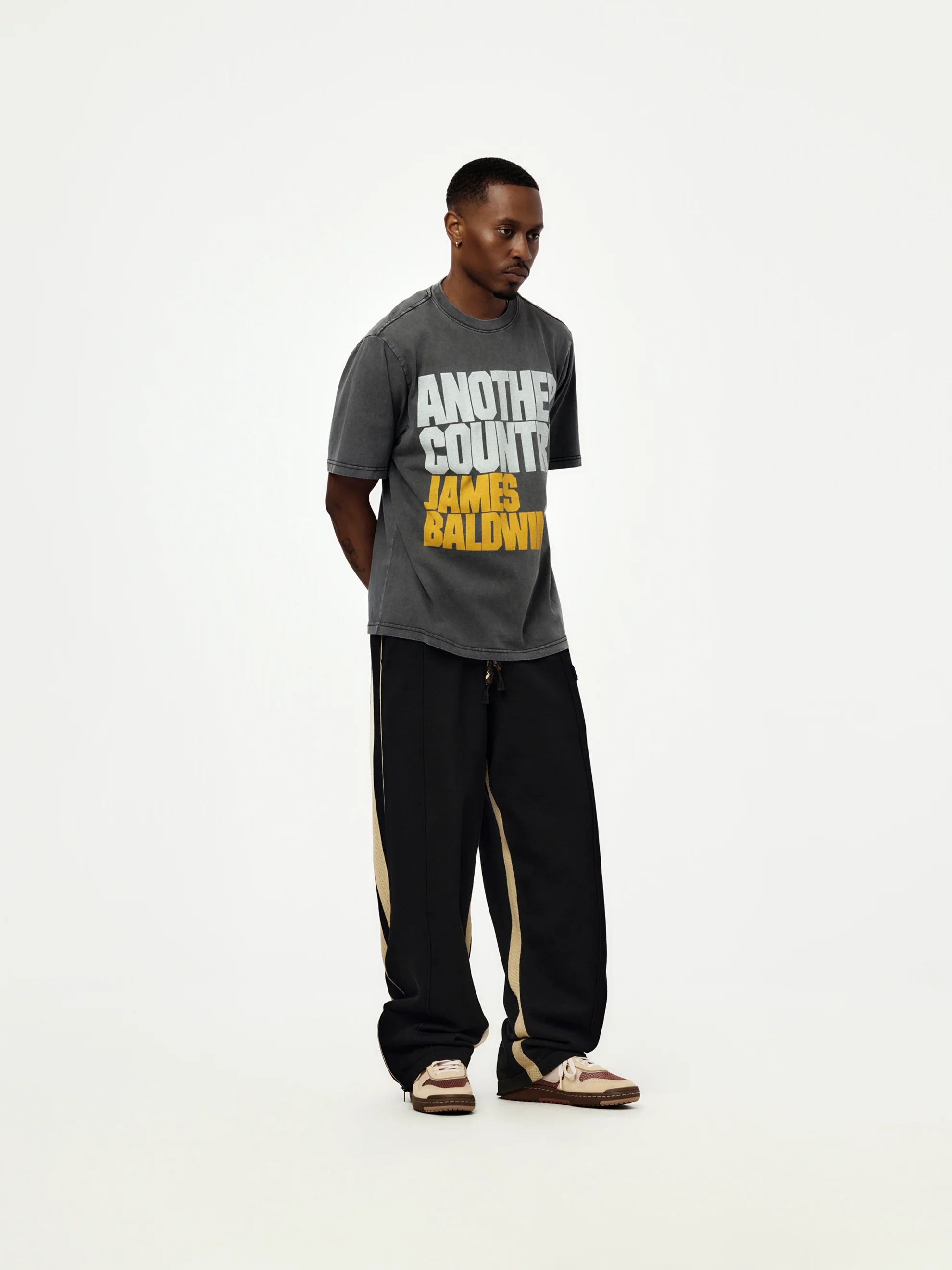ANOTHER COUNTRY TEE (VINTAGE BLACK) - Image 4