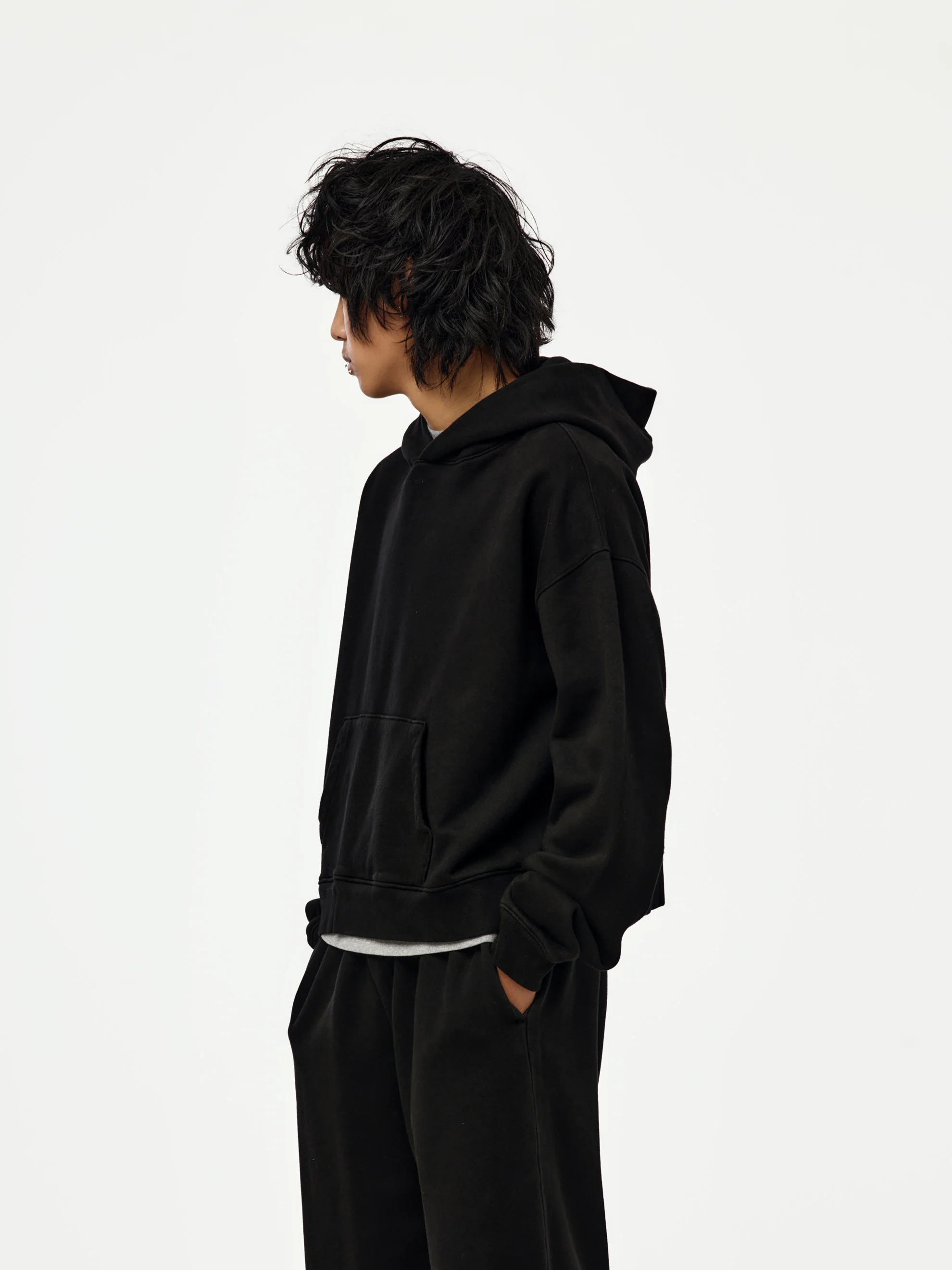 box crop hoodie (black) - Image 2