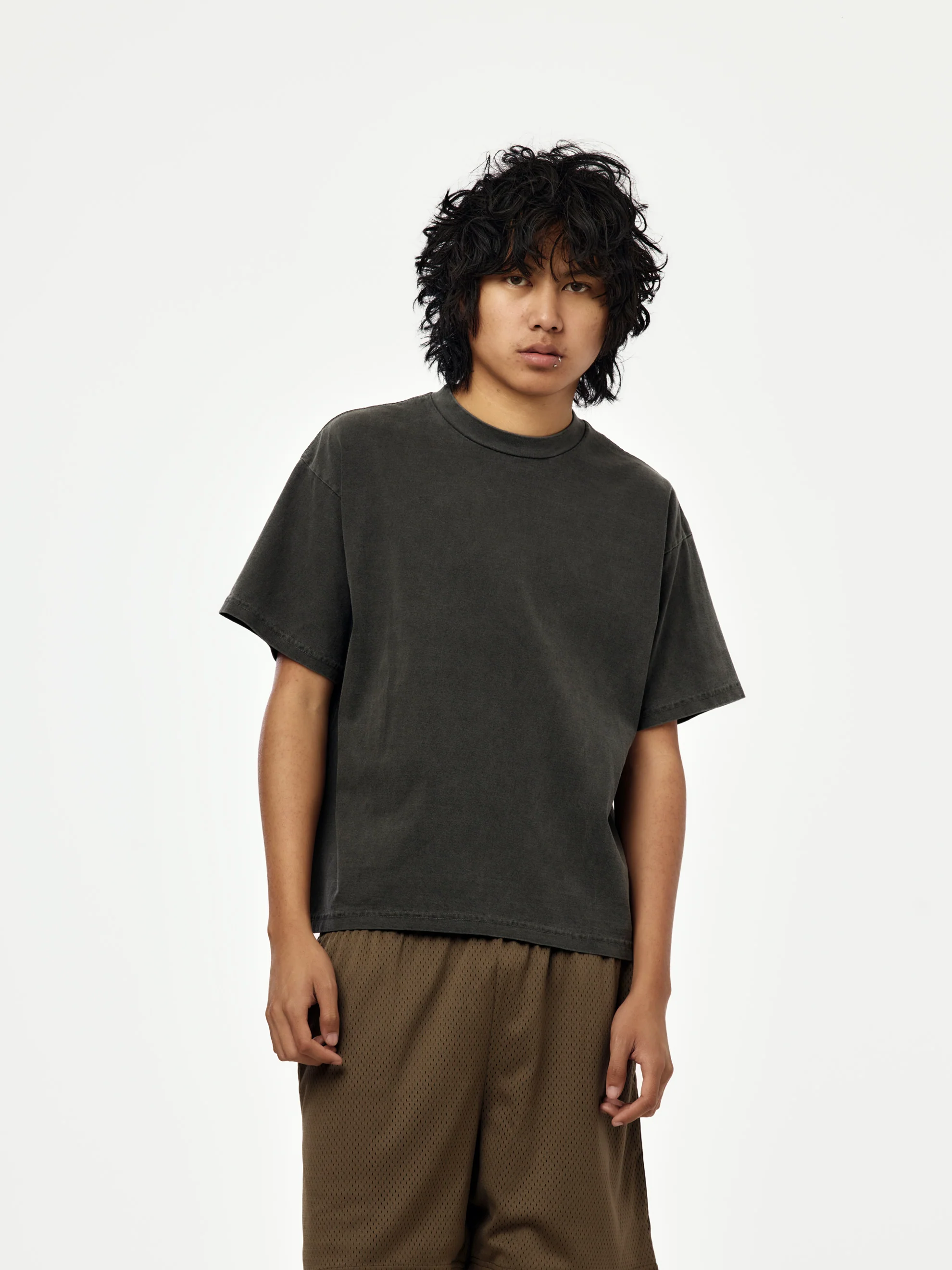 box crop tee (pigment black)