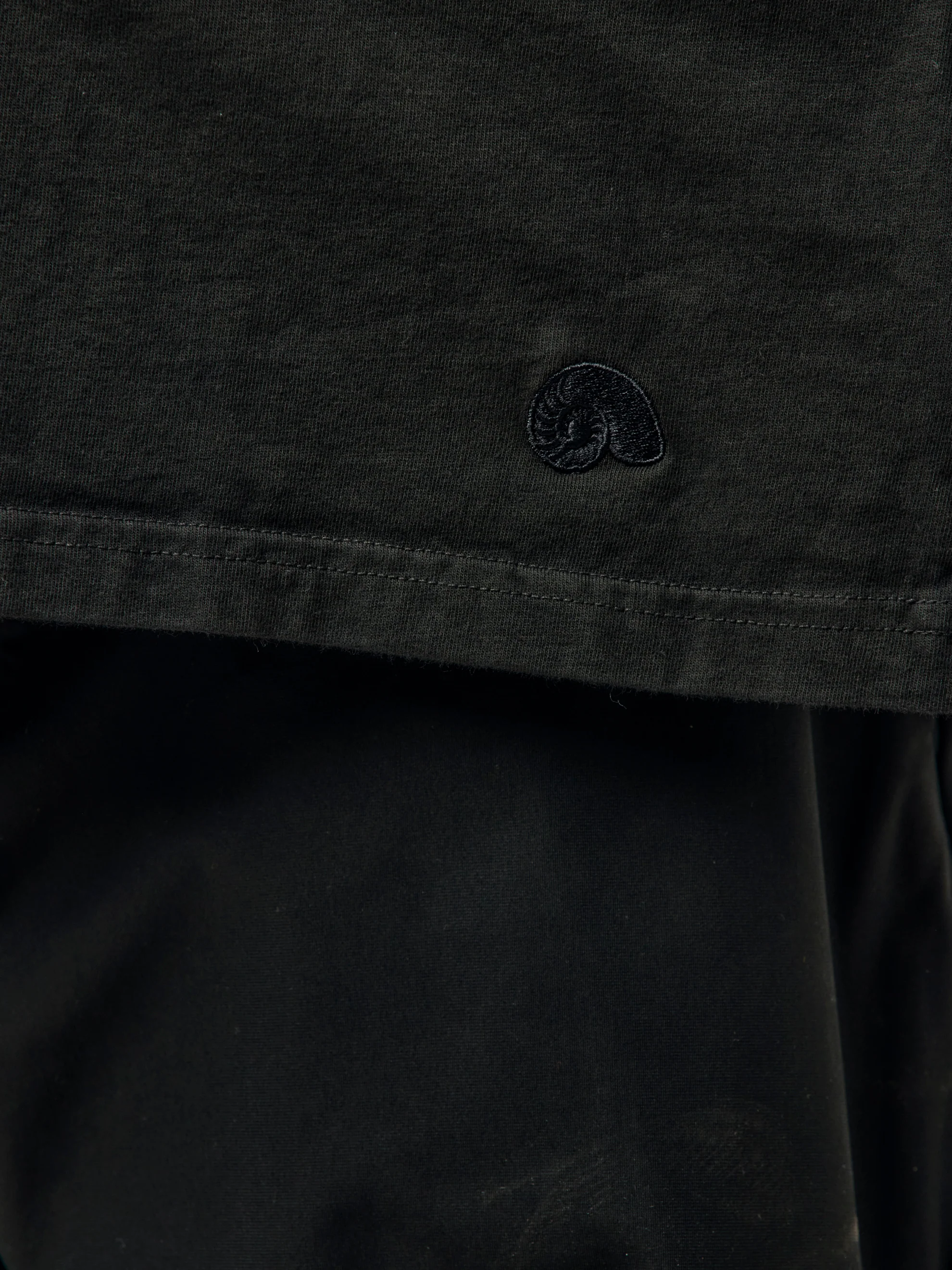 Classic T-shirt (Black) - Image 6