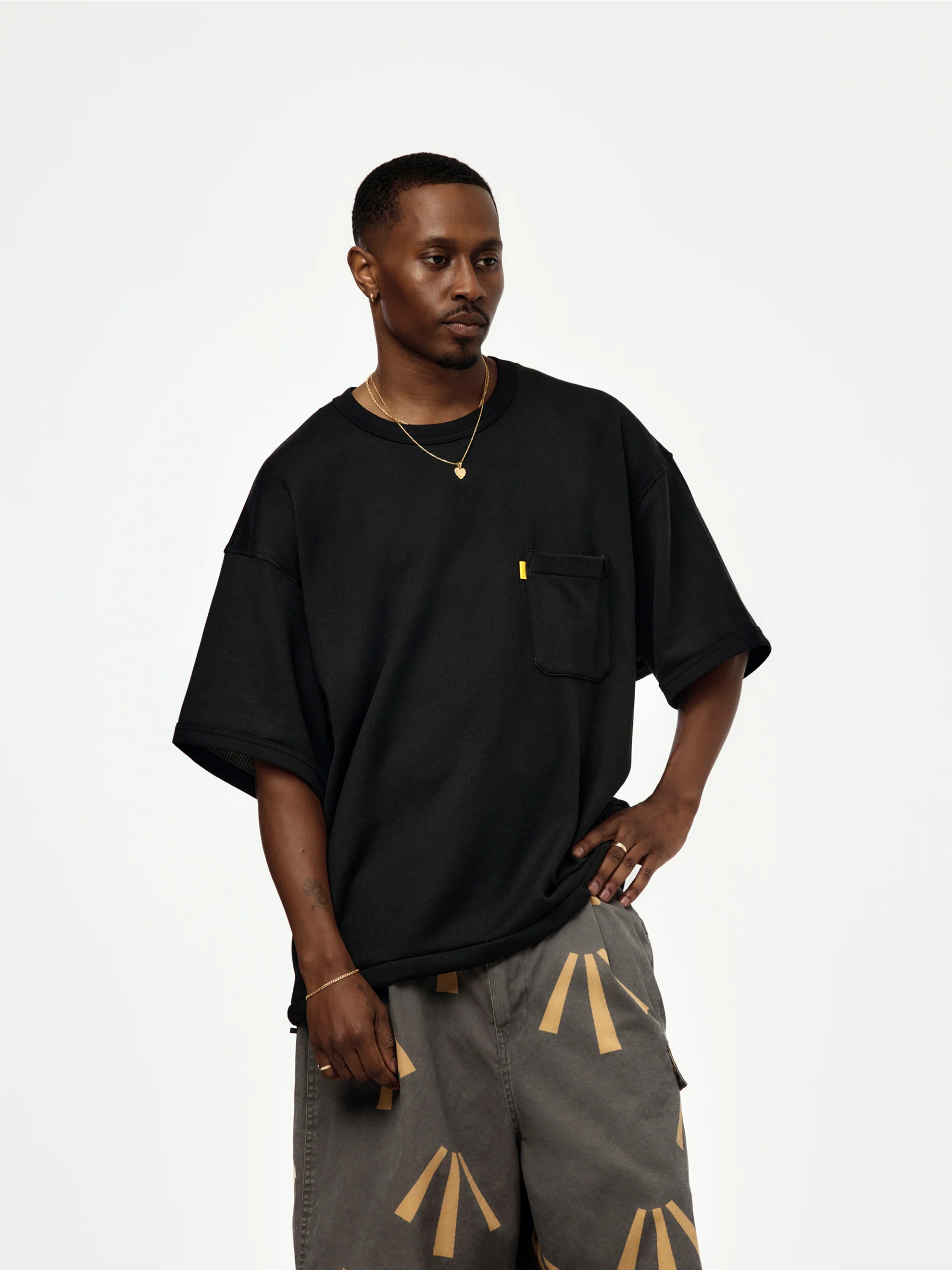 ECHO TEE (BLACK) - Image 2