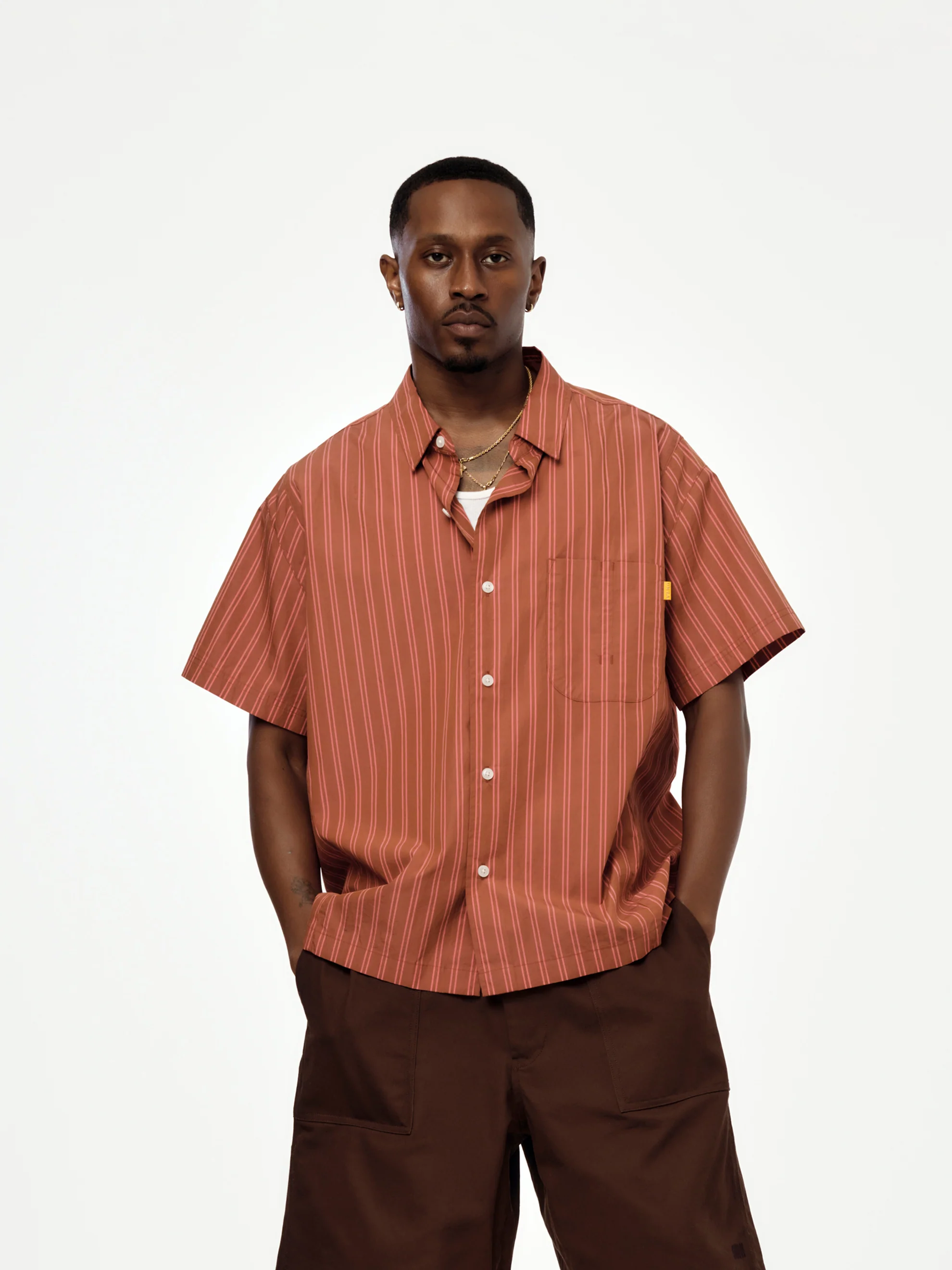 GRAMERCY SS SHIRT (DARK BROWN)