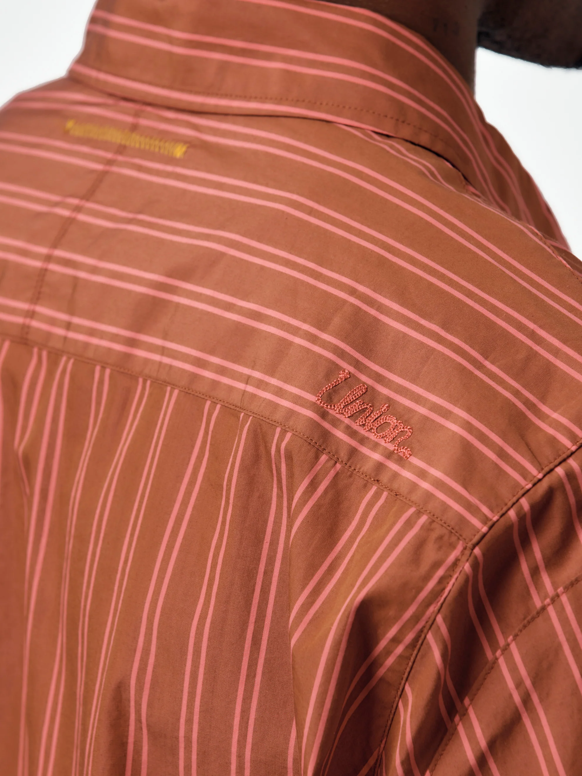 GRAMERCY SS SHIRT (DARK BROWN) - Image 6