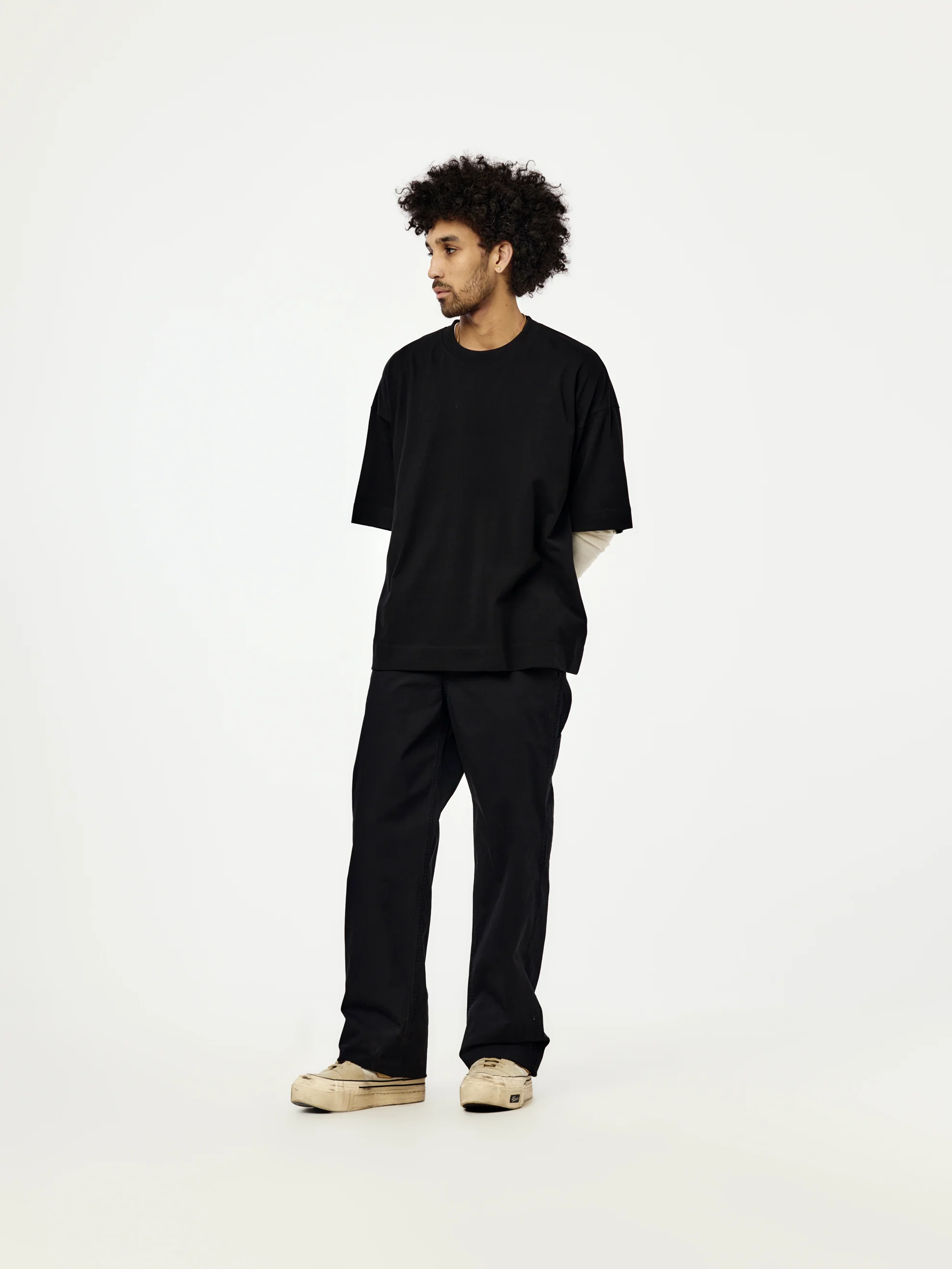 Heno T-Shirt (Black) - Image 4