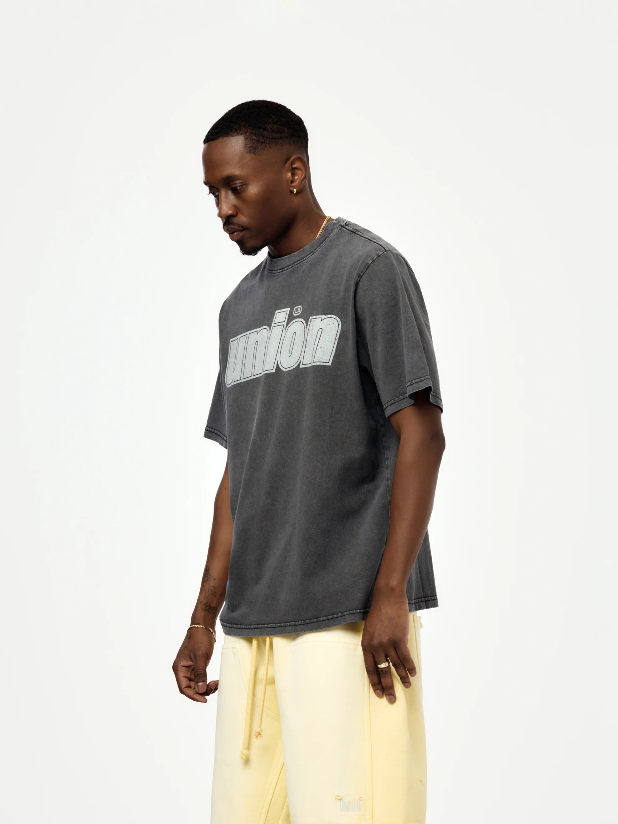 ITALICS TEE (VINTAGE BLACK) - Image 2