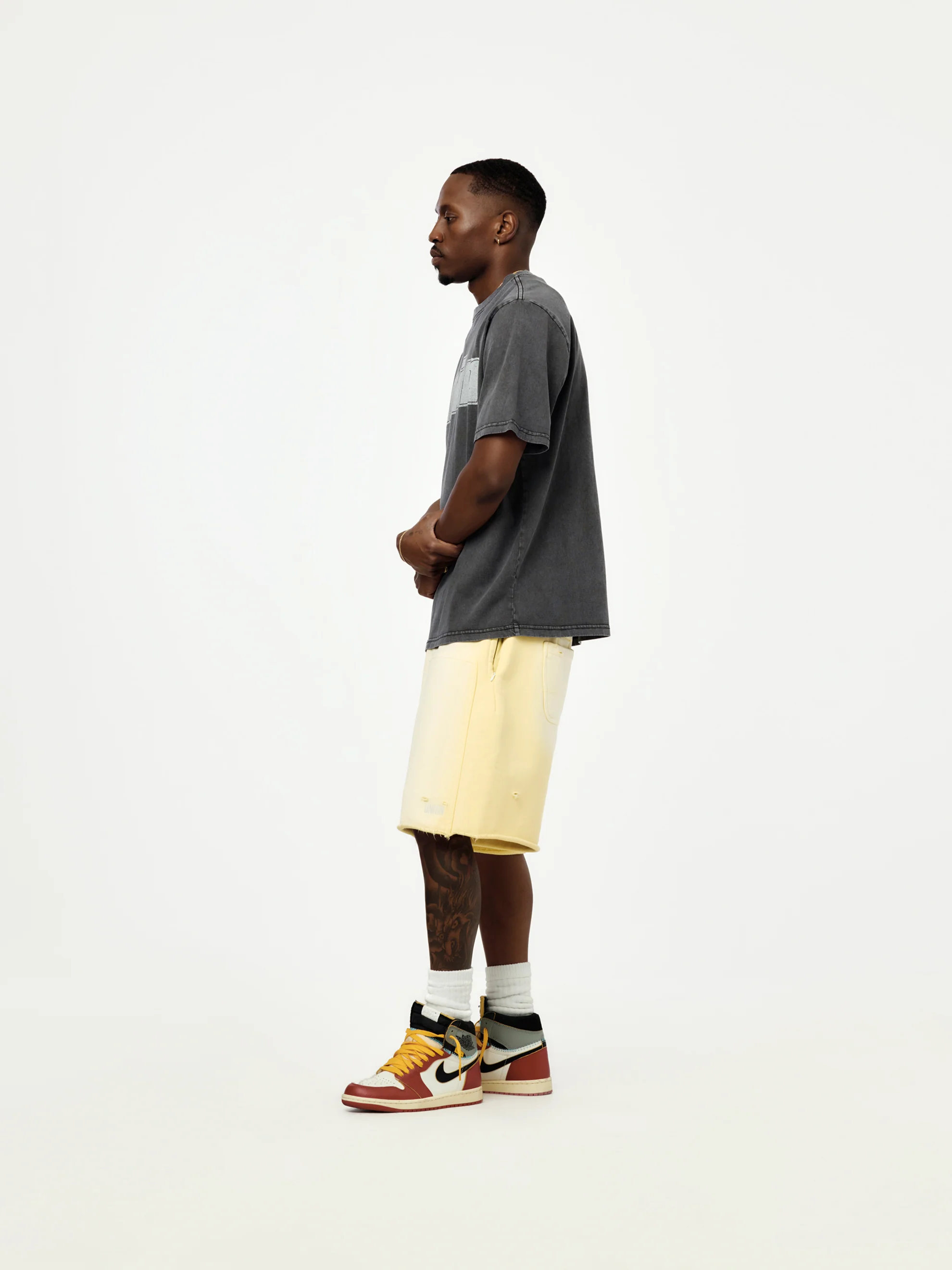 ITALICS TEE (VINTAGE BLACK) - Image 3