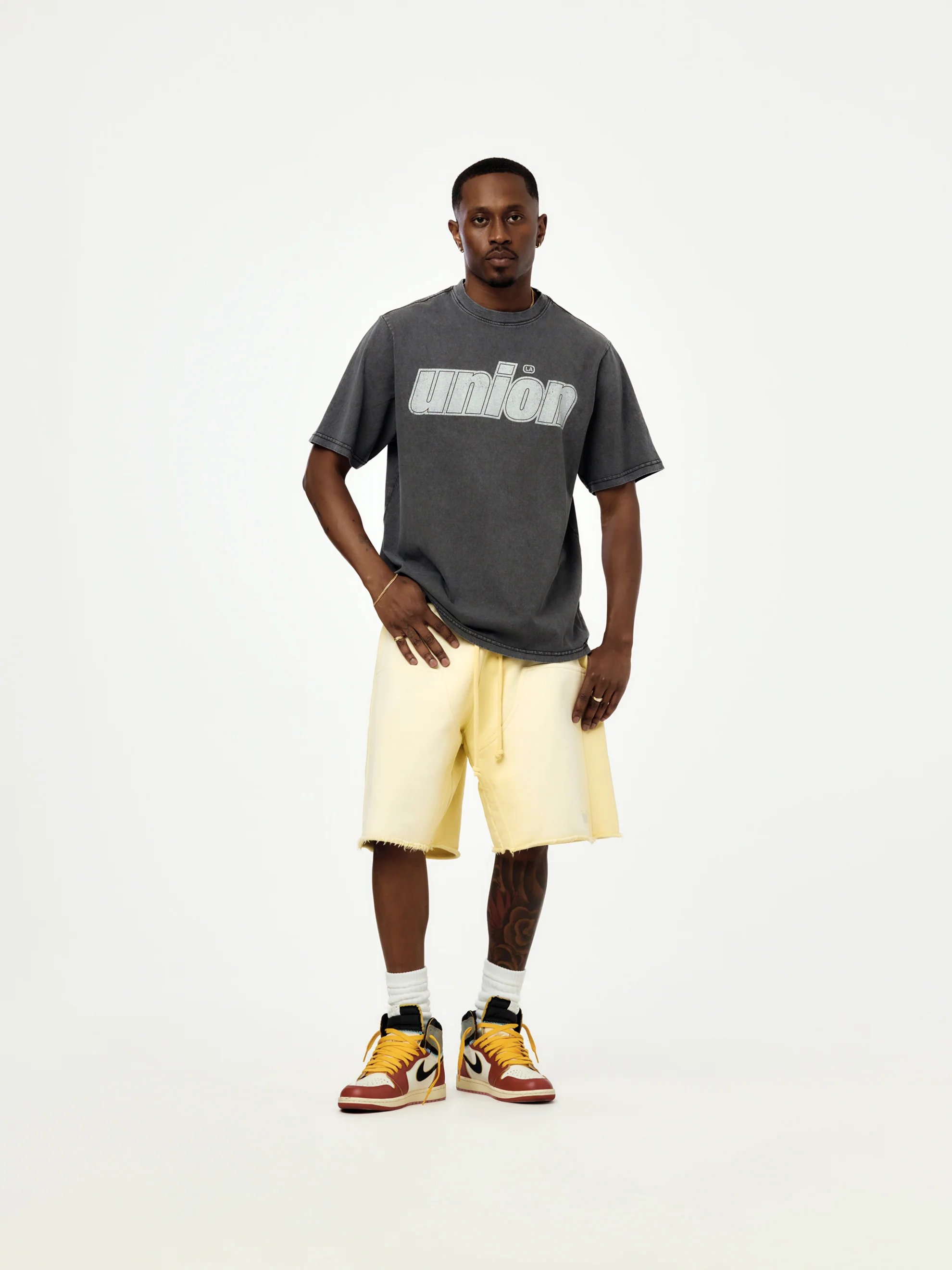 ITALICS TEE (VINTAGE BLACK) - Image 4