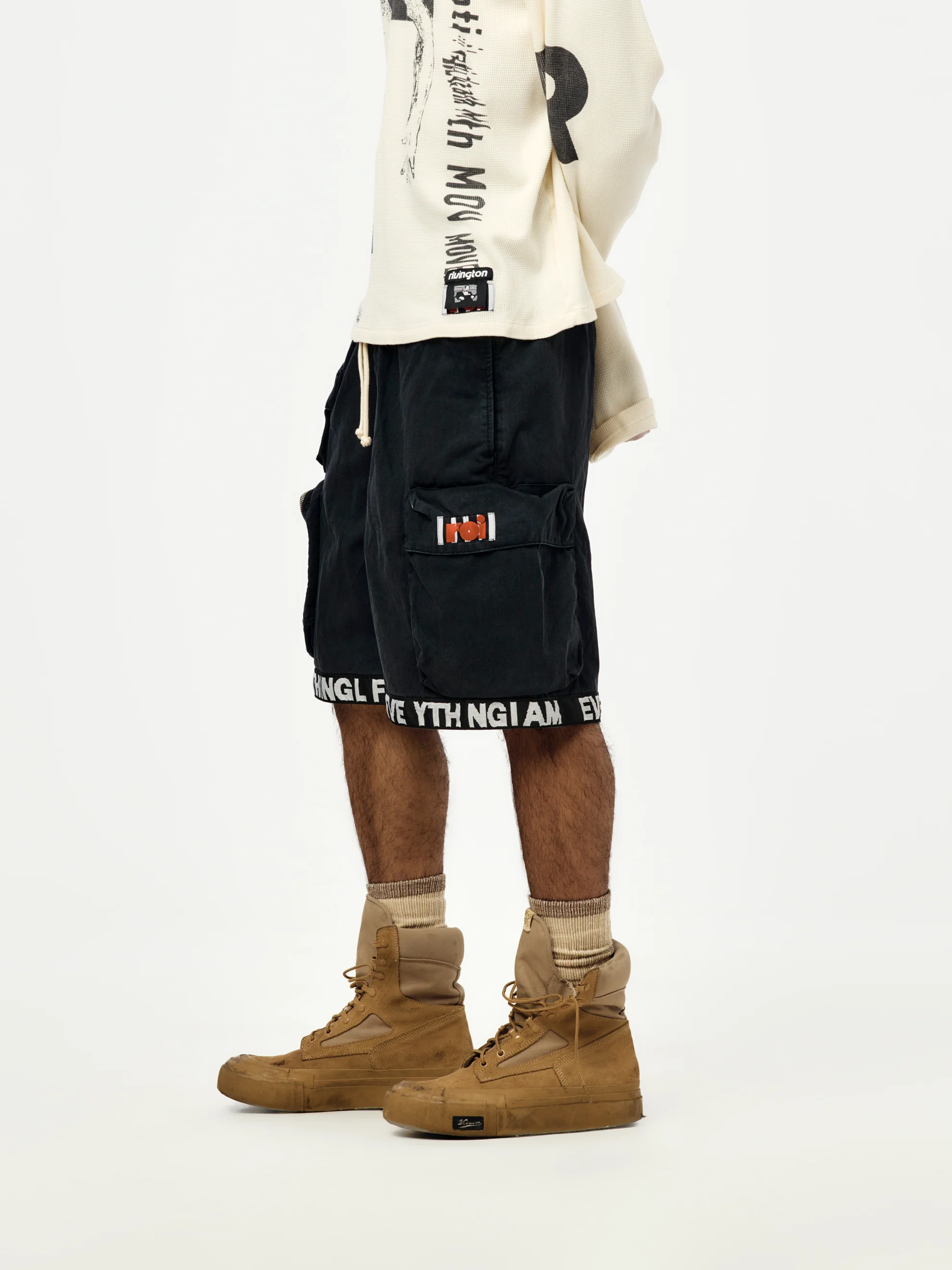 LEFT OUT SHORT (Black) - Image 2