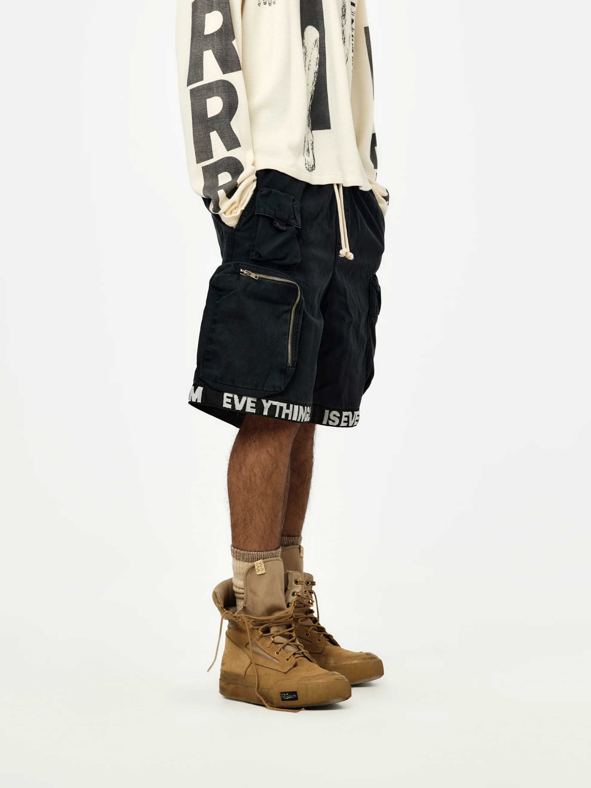 LEFT OUT SHORT (Black) - Image 4