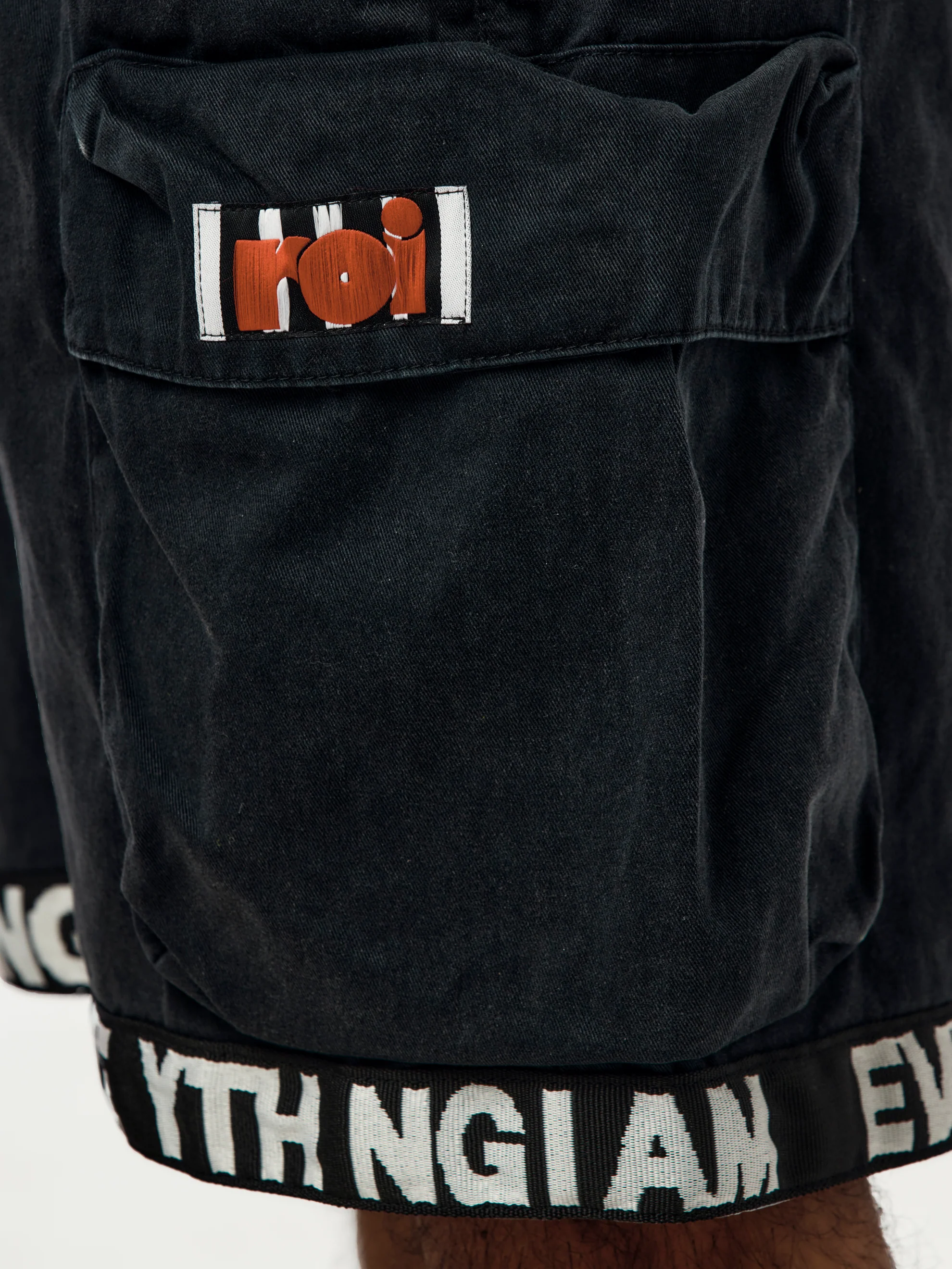 LEFT OUT SHORT (Black) - Image 7