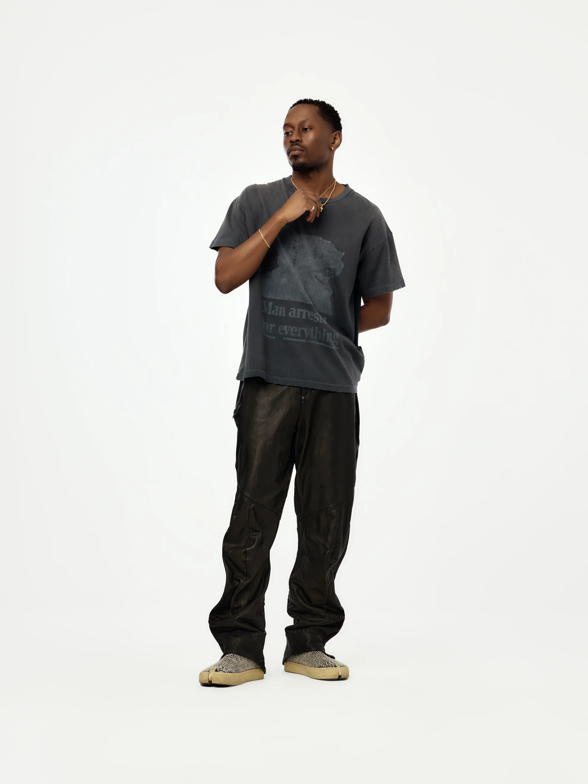 MAN ARRESTED TEE - Image 4