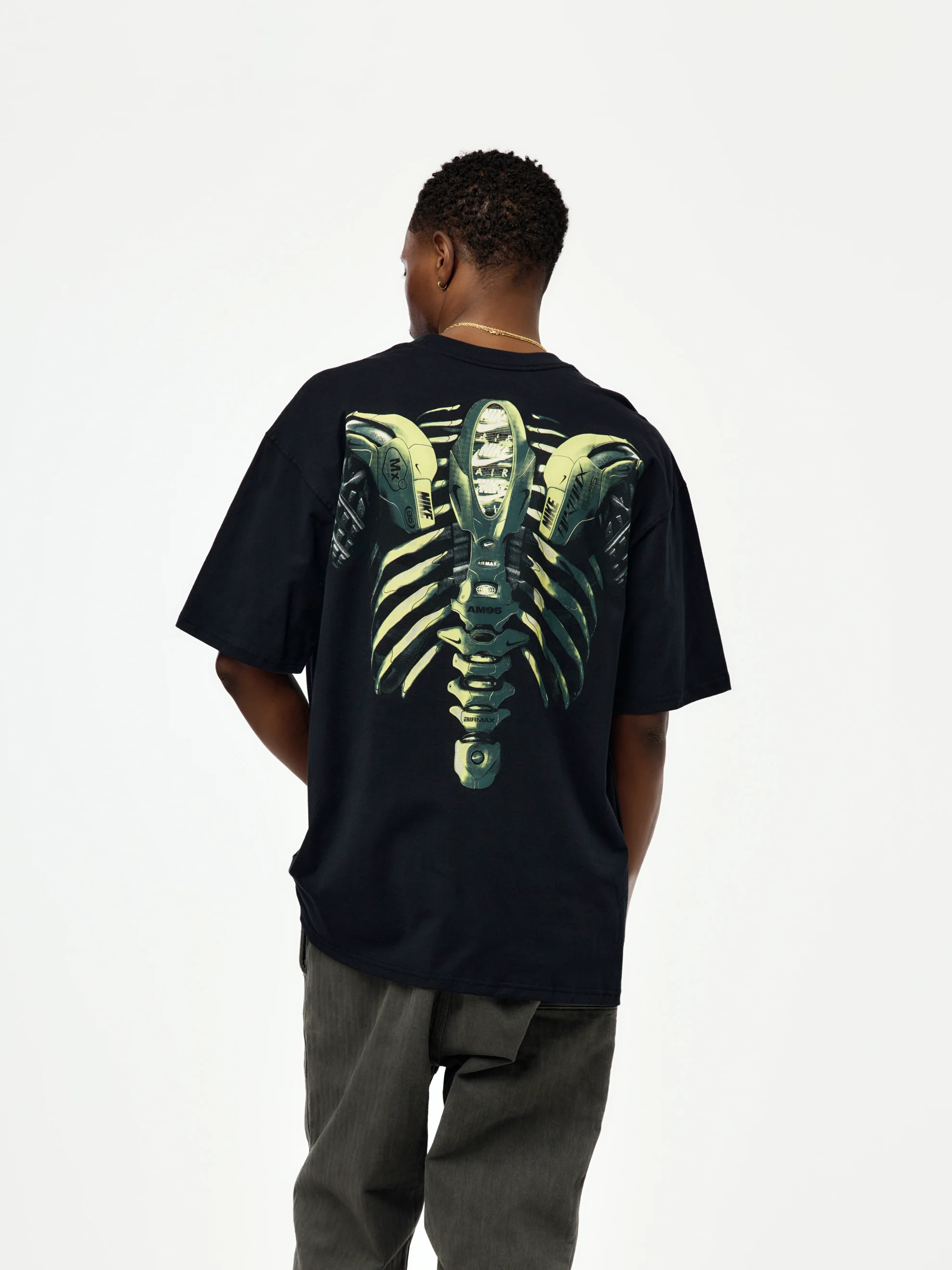 Nike Men's Max 90 T-Shirt (BLACK/VOLT) - Image 3