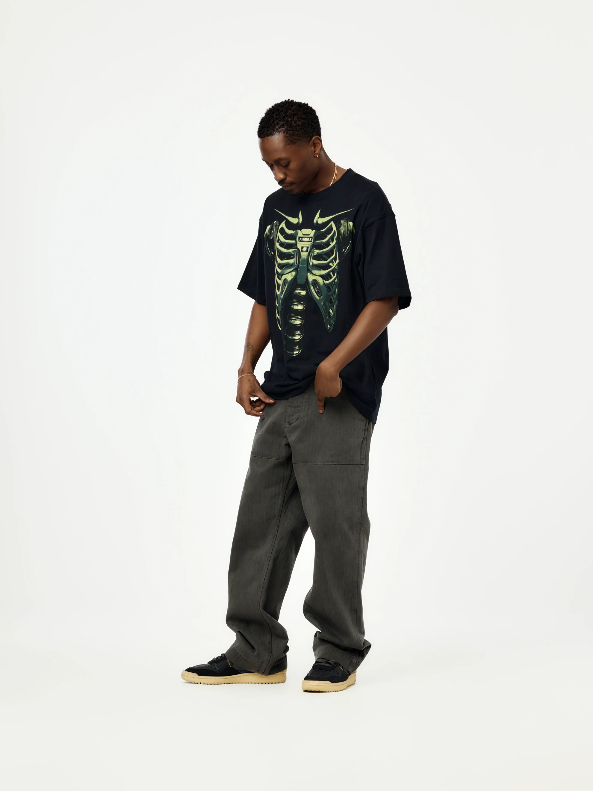 Nike Men's Max 90 T-Shirt (BLACK/VOLT) - Image 4